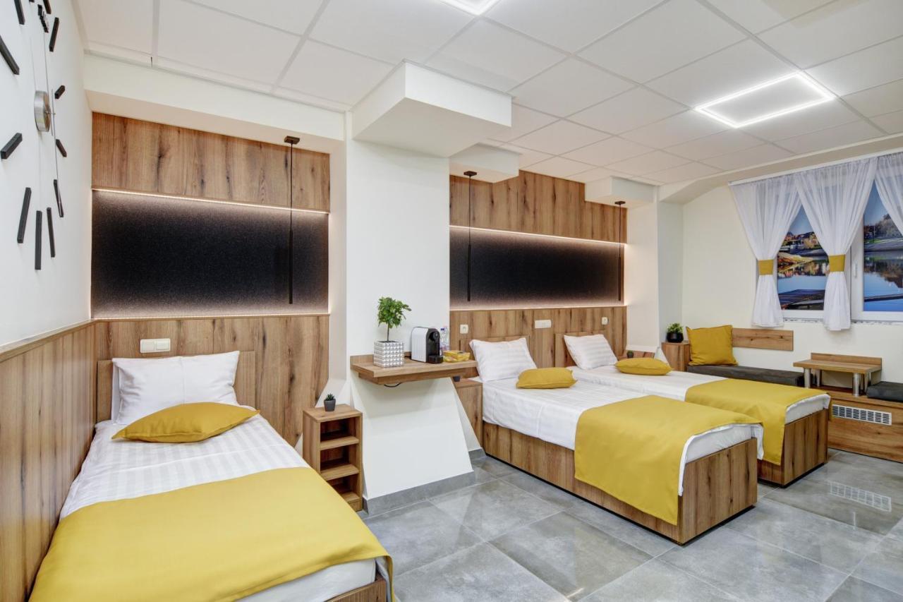 Riverside Inn - Dunaparti Szuteren Győr Zewnętrze zdjęcie