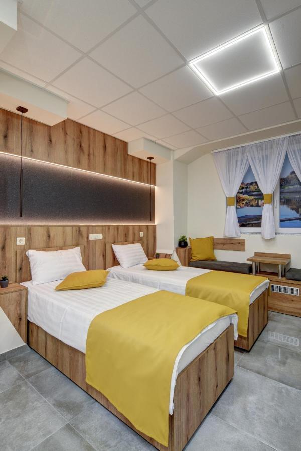 Riverside Inn - Dunaparti Szuteren Győr Zewnętrze zdjęcie