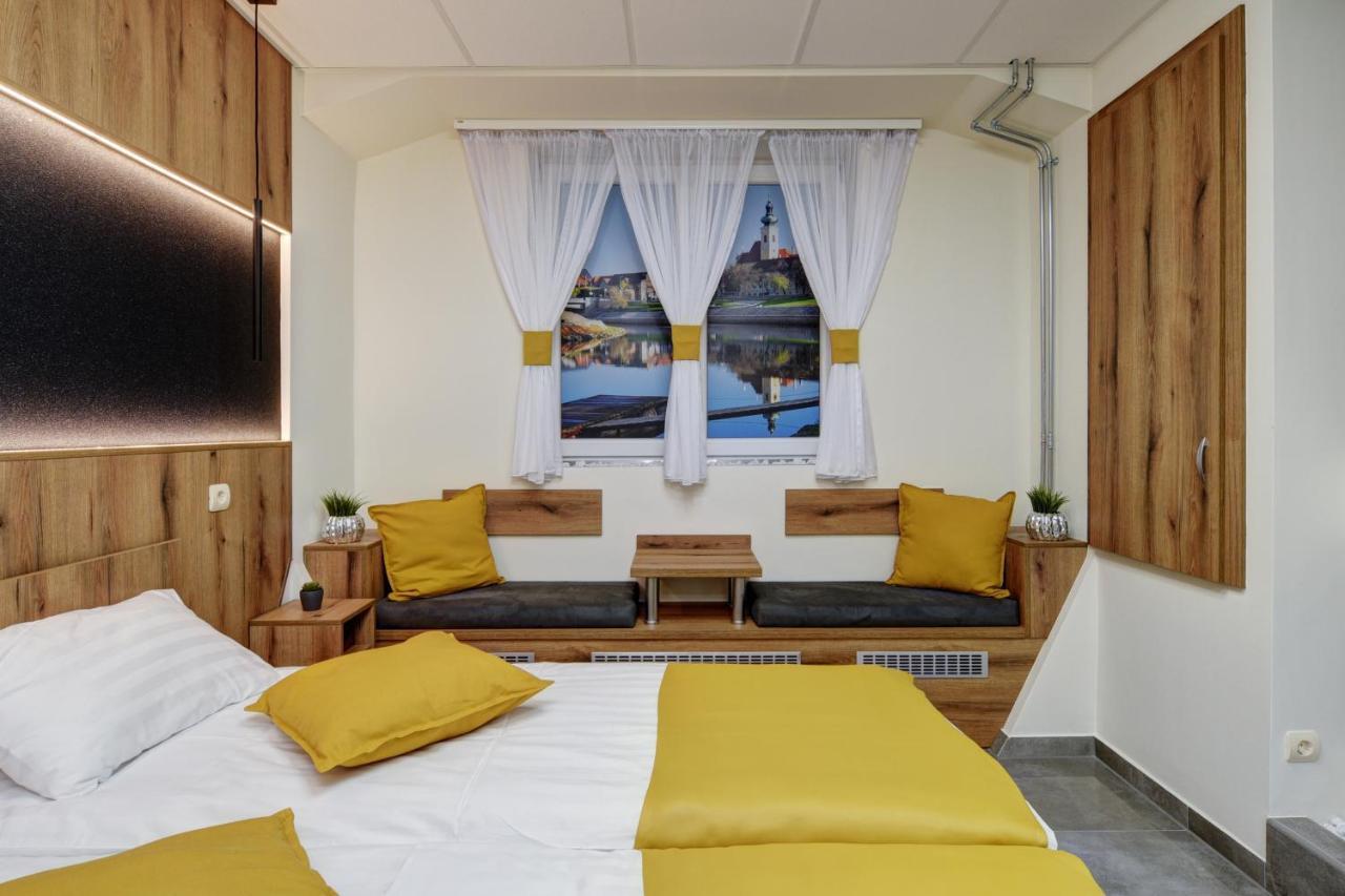 Riverside Inn - Dunaparti Szuteren Győr Zewnętrze zdjęcie