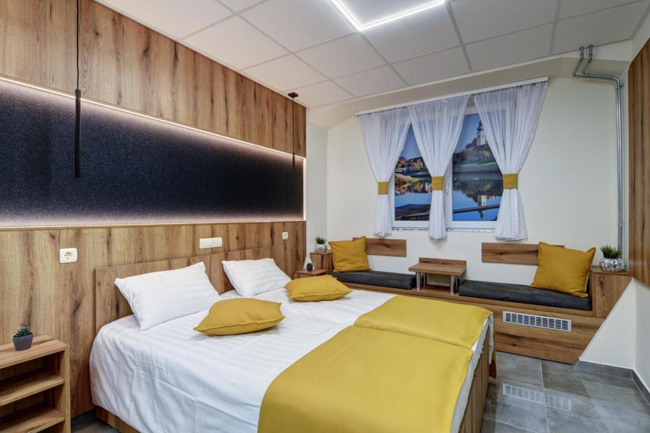 Riverside Inn - Dunaparti Szuteren Győr Zewnętrze zdjęcie